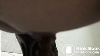 Japanese girl toilet pooping