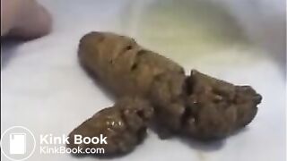 Pooping japanese beauty