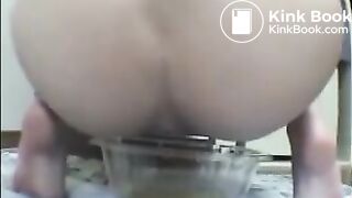 Pooping japanese beauty