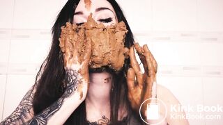 Diving Into My Beautiful Pile of Shit !!