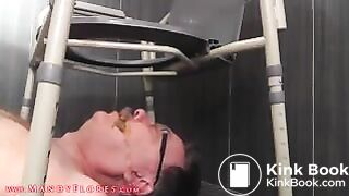 Pretty girl scat in to slave