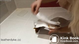 Blonde likes to shit in bathroom, HD