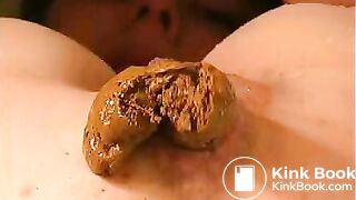 Nice girl shitting in bath