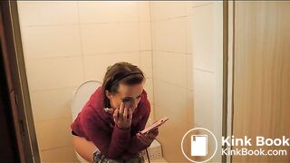 Hot chick pooping - video 11