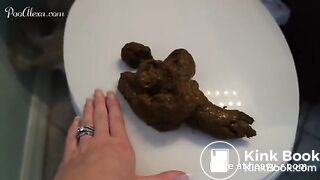 Sexy Girl pooping - video 6