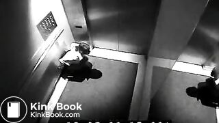 woman pooping in public 6