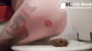 Girl pooping on toilet - video 4