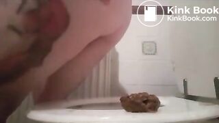 Girl pooping on toilet - video 4