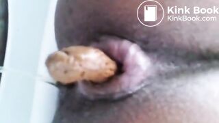 Big booty ebony poops big turd in toilet