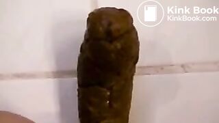 I bet it tastes like chocolate - Cute girl Poops