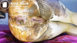 Fishnet pantyhose shitting and toying