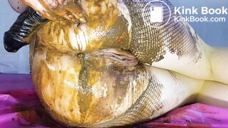 Fishnet pantyhose shitting and toying