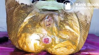 Fishnet pantyhose shitting and toying