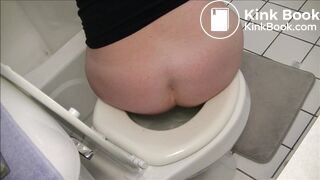 Mature woman toilet diarrhea - part 1