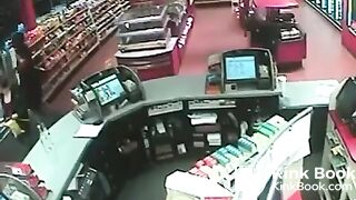 woman pooping in public 4