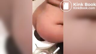 Ebony women dropping a turd