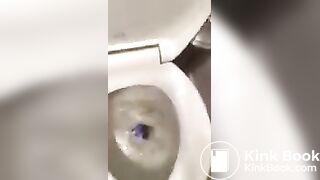 Ebony women dropping a turd