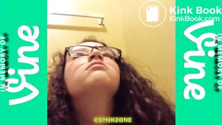 Girl nice ass pooping