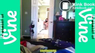 Girl nice ass pooping