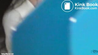 駅名まで晒してるトイレ盗撮物2