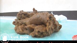 Pretty Japanese girl solo pooping 1