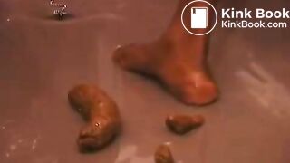 Bathtub Enema and Shit Smear Girl