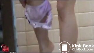 Japanese pee - video 4