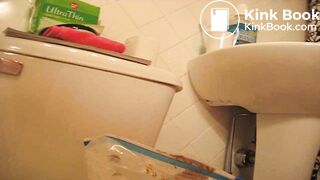 Toilets - Cute American Girl Pooping [2]