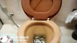 novinha squats on toilet n shits