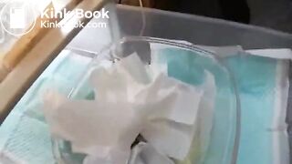 Japanese girl shit infront of camera（diarrhea）