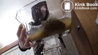 Japanese girl shit infront of camera（diarrhea）