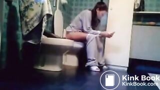 Francesca Spied While Pooping