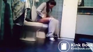 Francesca Spied While Pooping