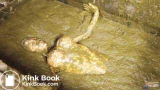 Kyra Sex Enjoying Fresh Manure