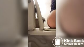 BBW Dropping A Nasty Load In The Toilet