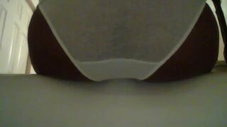 Girl poops and pees her white panties - video 2