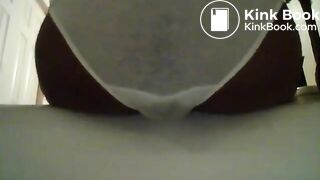 Girl poops and pees her white panties - video 2