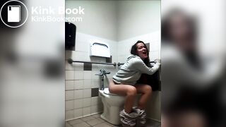 Toilets - Crazy American Girl Shitting [2]