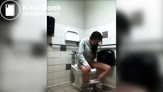 Toilets - Crazy American Girl Shitting [2]