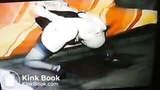 Sexy girl pooping - video 9