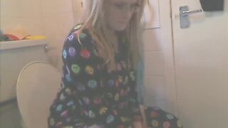 Morning poo - video 6