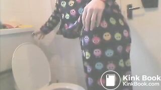 Morning poo - video 6