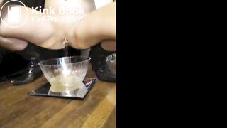 A very nice girl shitting volume 4