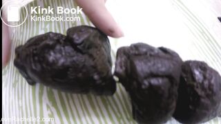 Huge Booty Making Huge Turds