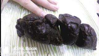 Huge Booty Making Huge Turds