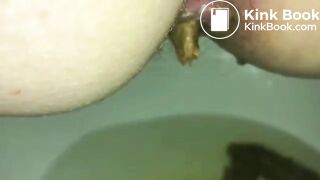 Me Shit and piss in toilet