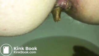 Me Shit and piss in toilet