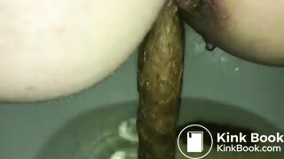 Me Shit and piss in toilet