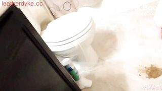 Yellow Panty Poop - video 2