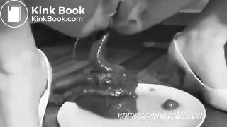 Blonde shitting (B & W Video)